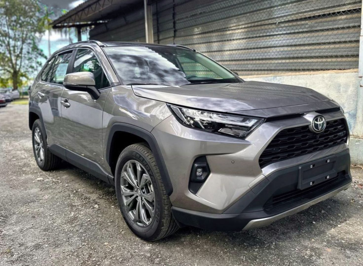 Toyota Rav4 2023 Model for Rent in Cuba with luxurycarscuba