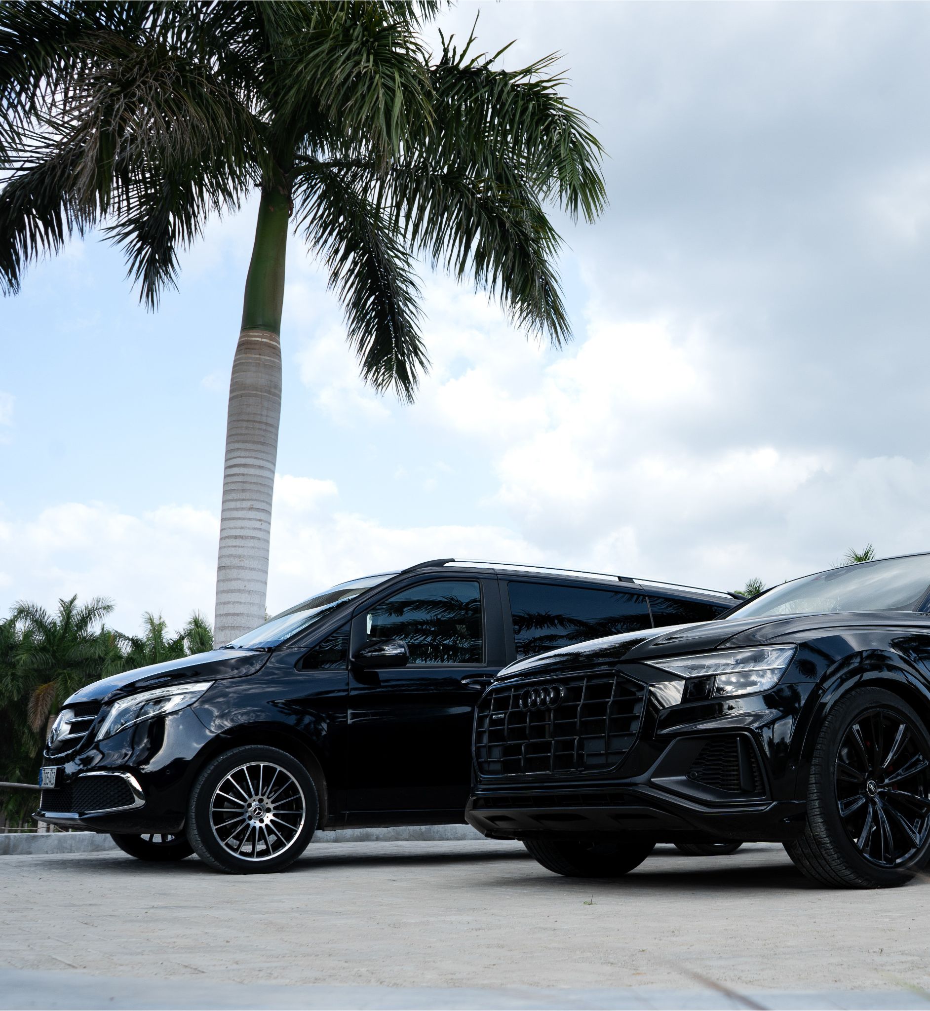 Mercedes V250 for rent in Cuba
